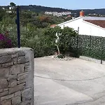 Tamara דירה Nečujam